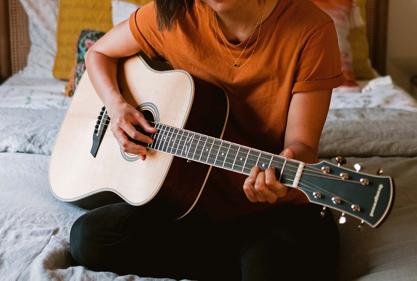 How to Record Guitar: 5 Tips to Sound Like a Pro