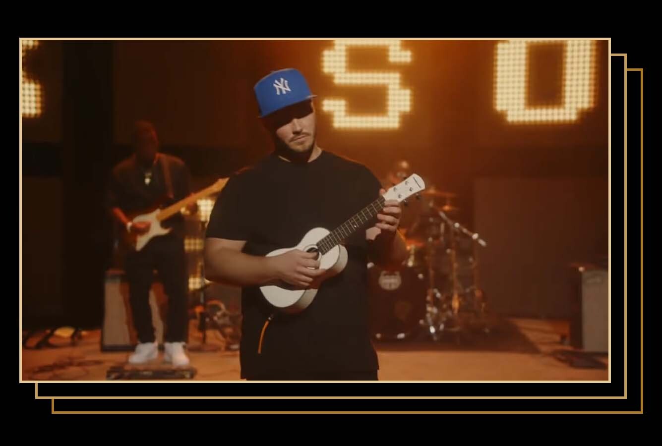Einer Bankz Debuts His Custom Ukulele on 'Fallon'