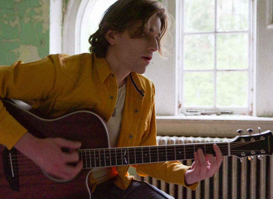 Jonah Kagen Plays His Sage Mahogany Live In "Broken" Music Video