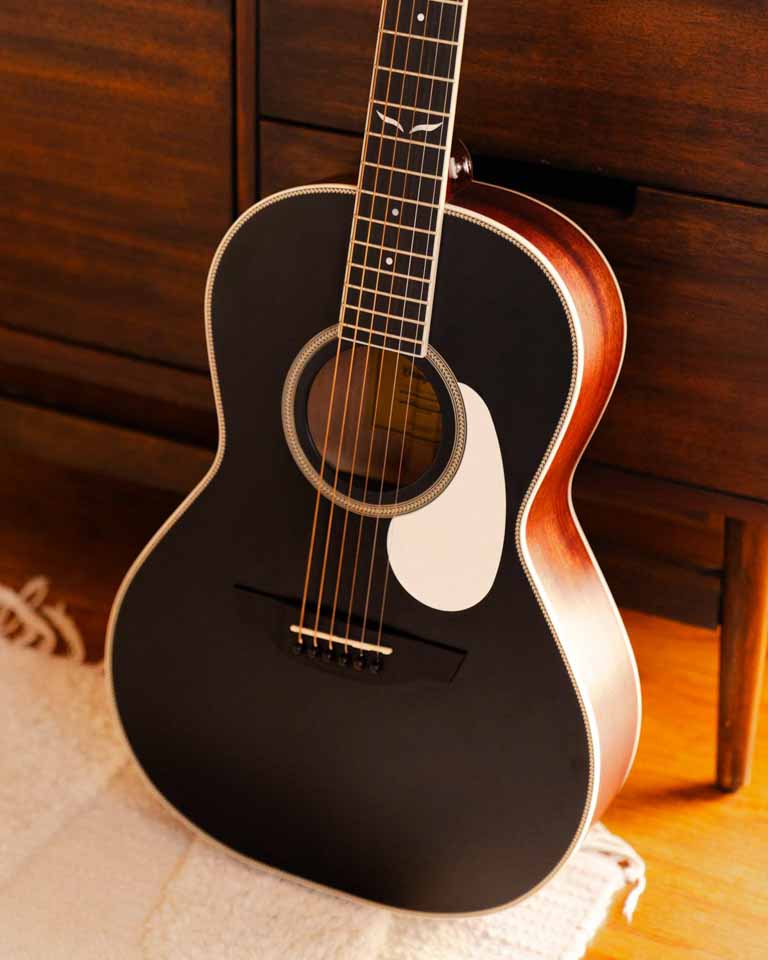 クラシックギター　Julian g120 Julian Black Live | Guitar Outlet | Orangewood